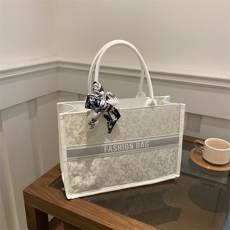 Luxe elegante dames handtas me - Luxury Bags Reseller recensie en prijs