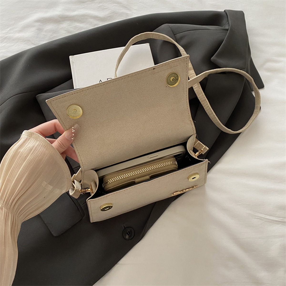 Gouden Letter Logo Retro Mini  - Luxury Bags Jacquemus recensie en prijs